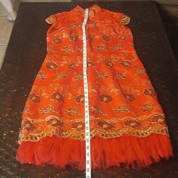 Formal woman's Chinese dress - Picture 8 of 11